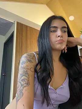 DaphneUwu live sex cam