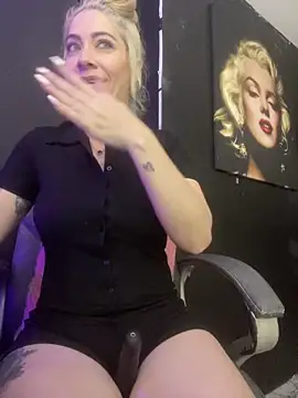 viktoria_davis_'s cam snapshot