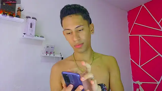 dylan_apol0's cam snapshot