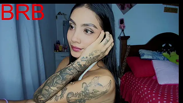 mia_yireth live sex cam