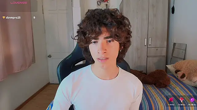 Nude_Boy18 live sex cam