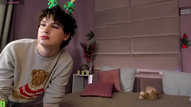 Adeline_Perle's cam snapshot