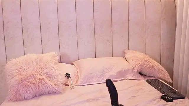 emyli_sw_'s cam snapshot