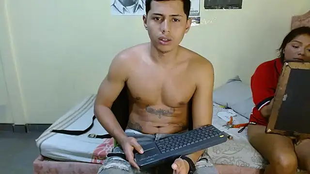 Lil_condor_bby1 live sex cam