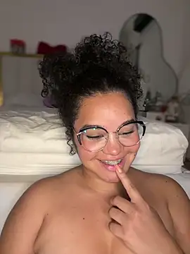 Lucy_wilson5 live sex cam