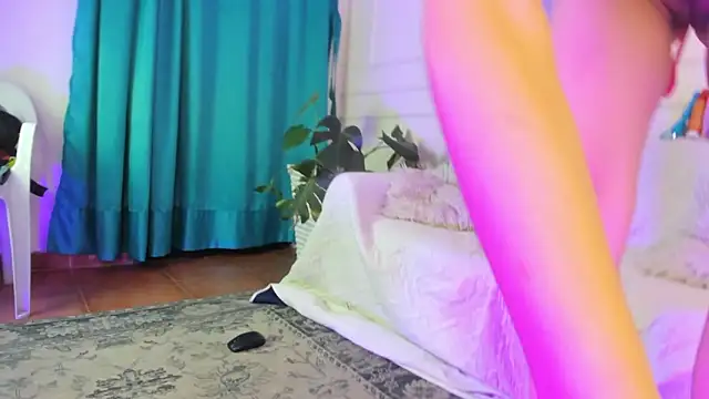 AliceMadnes's cam snapshot