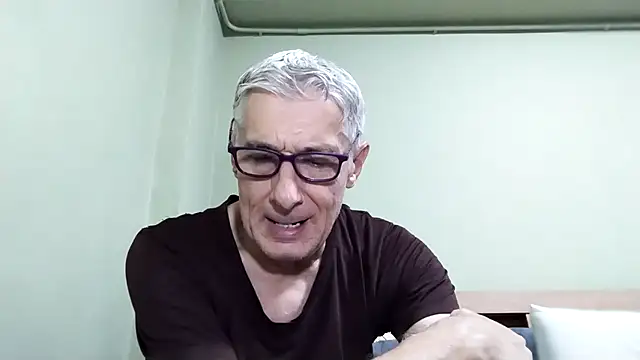 BIGUNCUTHARDCOCK live sex cam