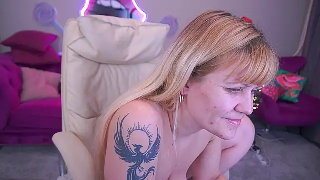 BellaLaPetit live sex cam