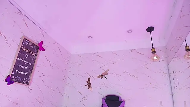 Natasha-Adams's cam snapshot