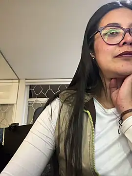 TAMARALEWISMD's cam snapshot