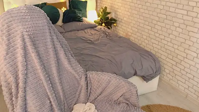 BiancaHelo live sex cam