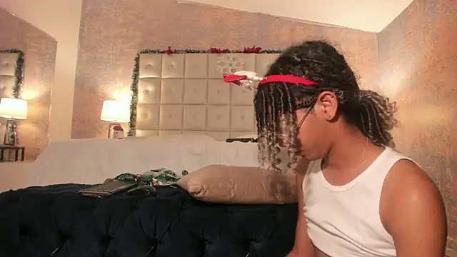 Maxim-Walker live sex cam