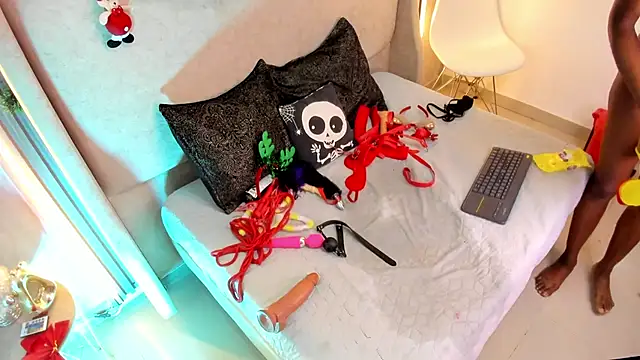 NalaRoux live sex cam