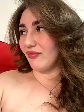 KiraBarlows live sex cam