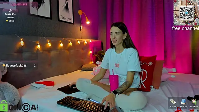 Aly_Alyc's cam snapshot