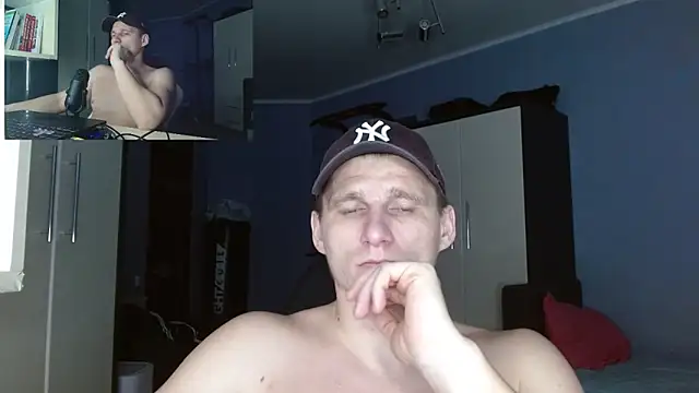 Poliglotjoe1 live sex cam