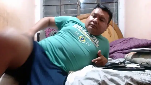 nakedlima live sex cam