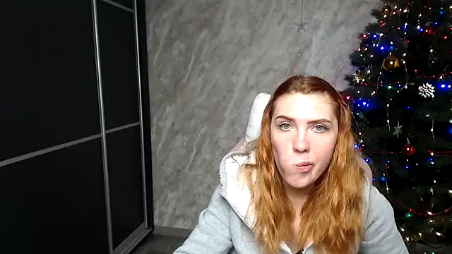 Reginasmilee live sex cam