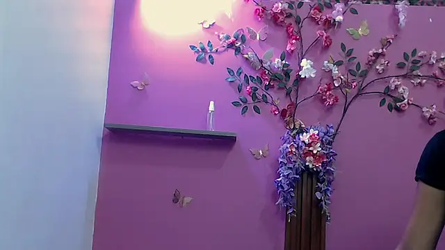 skinnybarbie022's cam snapshot