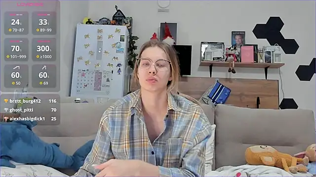 Girl_alone_home live sex cam