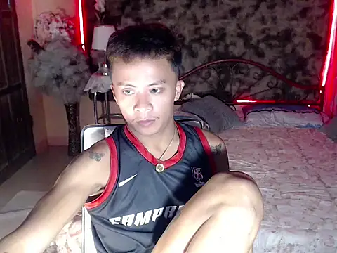 ur_twinkKirk6969 live sex cam