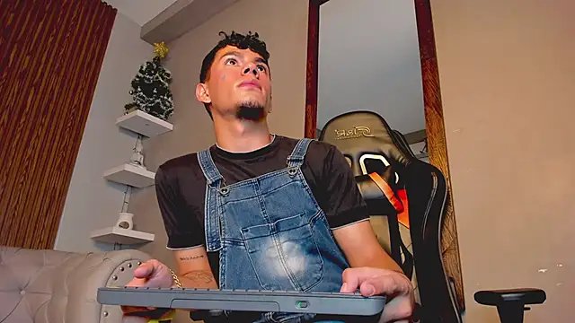 Hot_alex21's cam snapshot