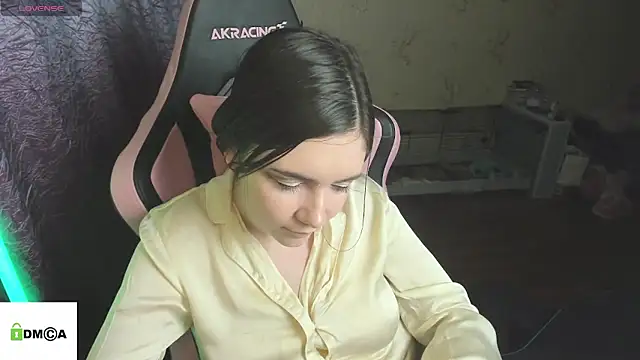 Crazy_forest_fairy's cam snapshot