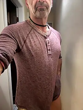 DaddySnowXX live sex cam