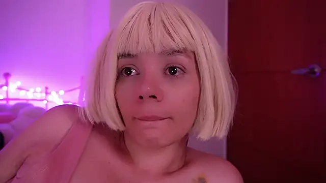 bella_adams_ live sex cam