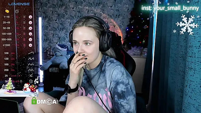 Your_small_bunny's cam snapshot