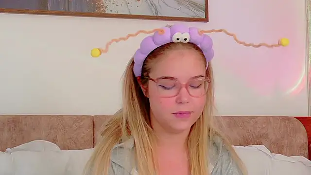 Lilith_Bonheur's cam snapshot