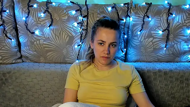 MaggieCake's cam snapshot