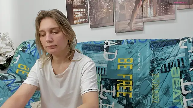 Tenderly_Sophie's cam snapshot