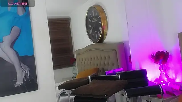 Adara_Ferrara live sex cam