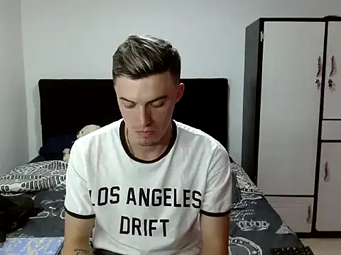 Thiago_muscle777 live sex cam