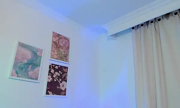 canelleGarces's cam snapshot