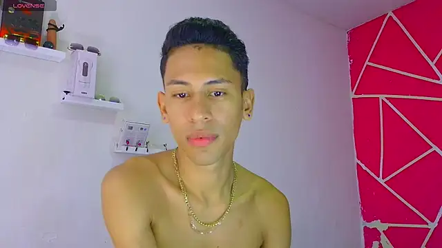 dylan_apol0's cam snapshot