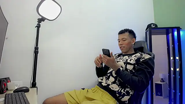 Tupac_D's cam snapshot