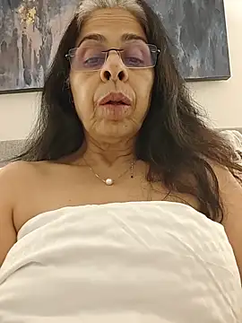 NakedMILFx live sex cam