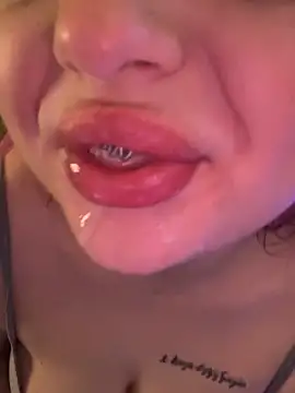 KellyMoors's cam snapshot