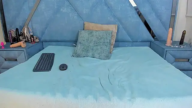 Aura_love69 live sex cam