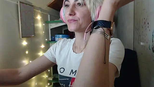 EvilFindomGoddess's cam snapshot