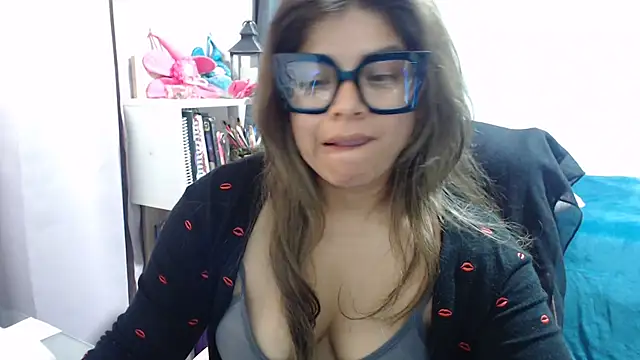 KatteAngelLat live sex cam