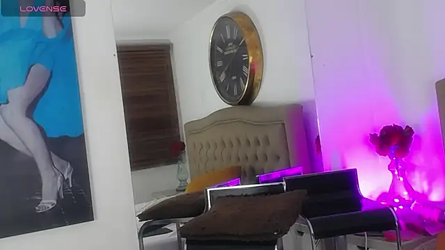 Adara_Ferrara live sex cam