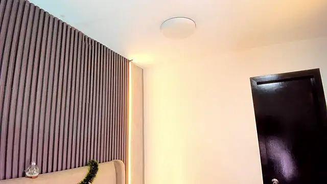 NalaRoux's cam snapshot