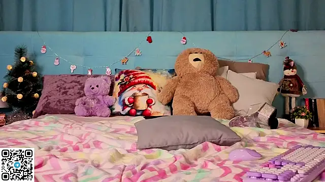 Aurora_Bennet's cam snapshot