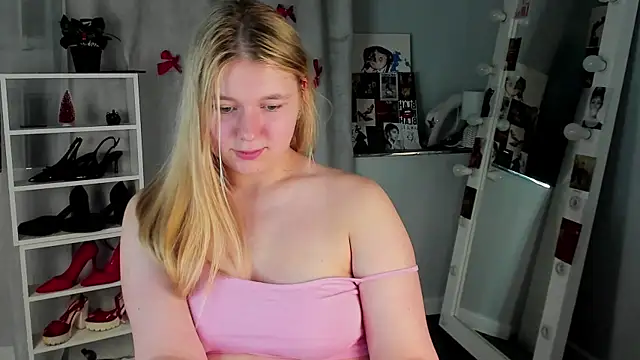 Rebecca_Kelly's cam snapshot