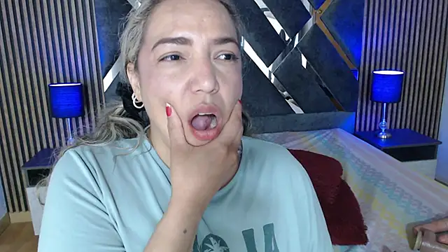 marie_hss's cam snapshot