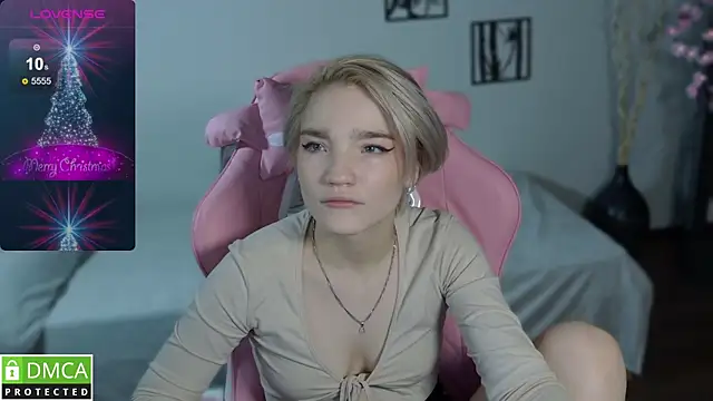 Megan_Lora's cam snapshot