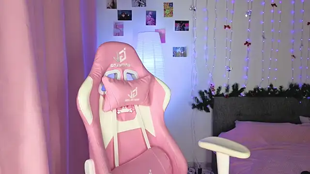 Bella_Garcia's cam snapshot